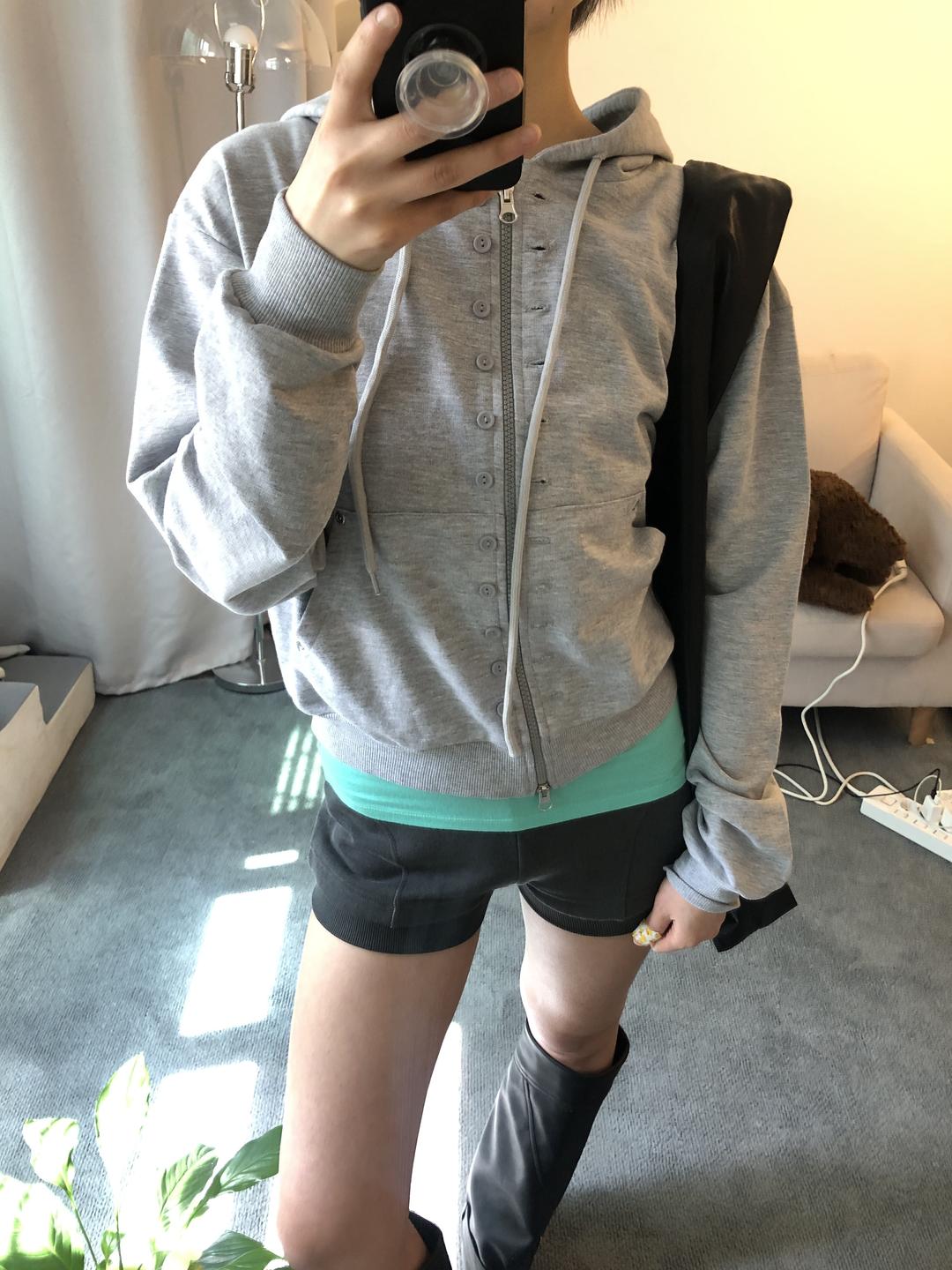 버튼 포인트 후드집업