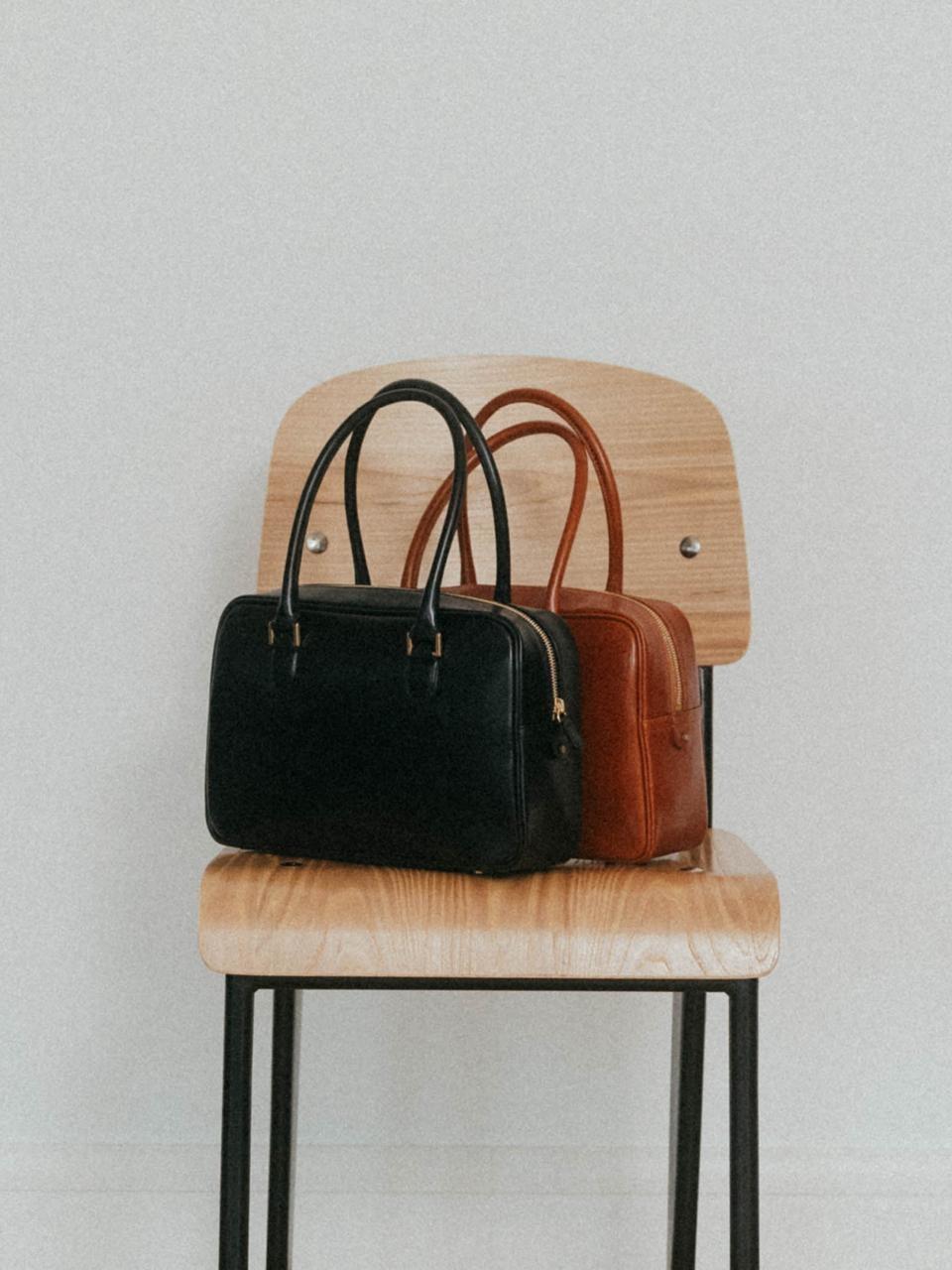 [4차_12/4 예약배송] Avenu Leather Bag (Black)
