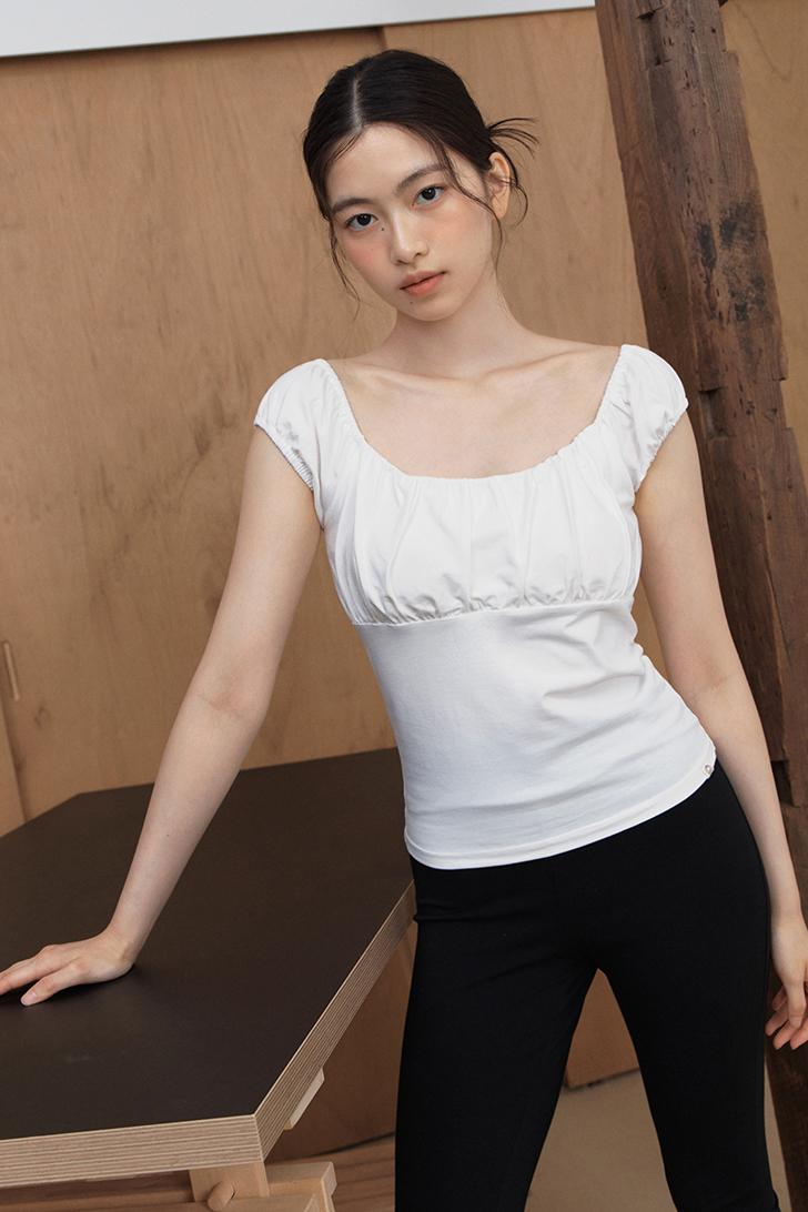 디야니 Ruched Scoop Neck Top (White)