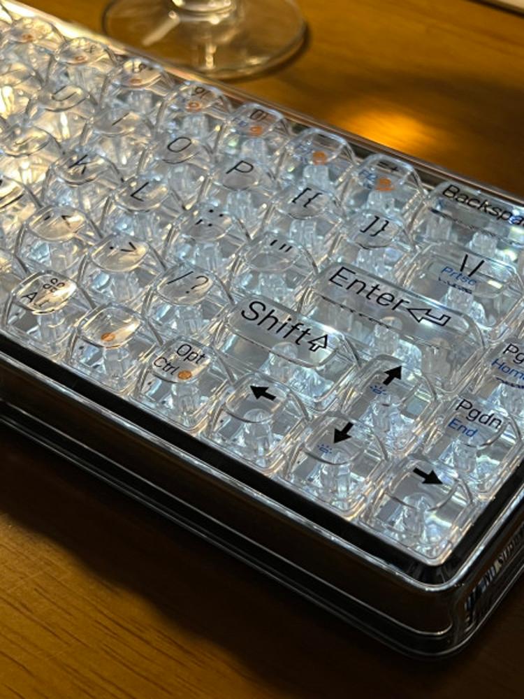 로프리 투명 키보드 기계식 LOFREE 1% 68키 카일축
