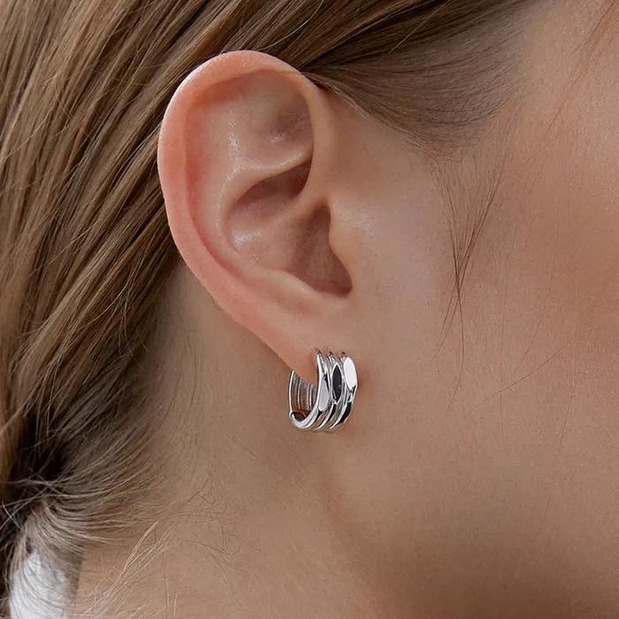 트리플 실버(W) 컷아웃 원터치 귀걸이 HL3E49300W9XXX