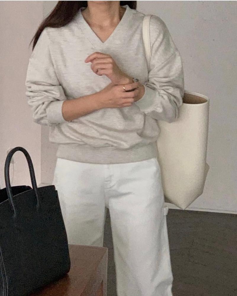 모니크 V넥 맨투맨