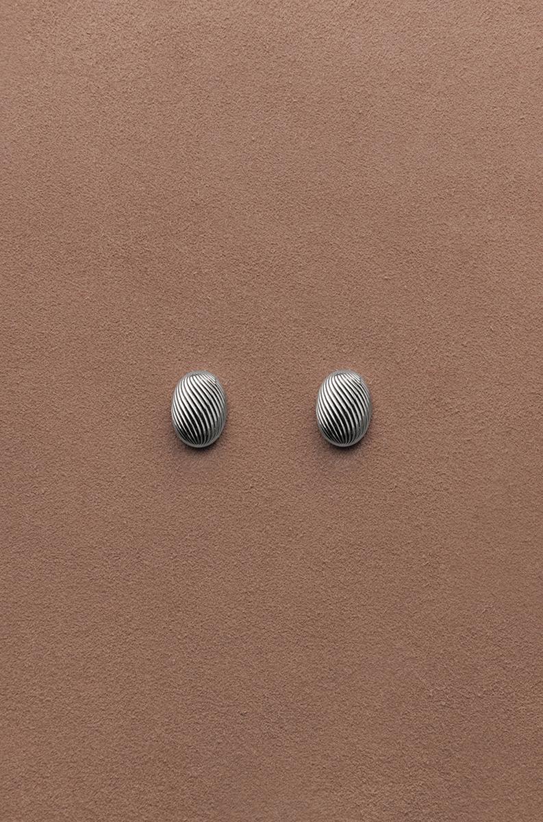 Ribbed Pebble Earrings