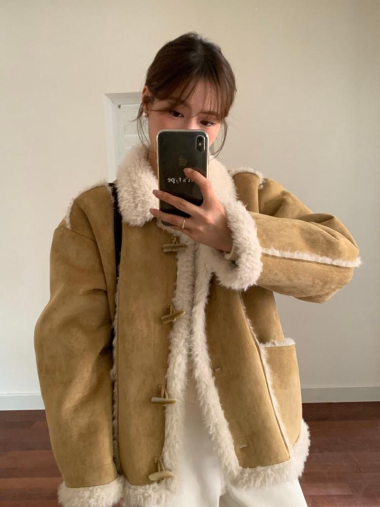 토글러 무스탕 스웨이드 덤블 자켓