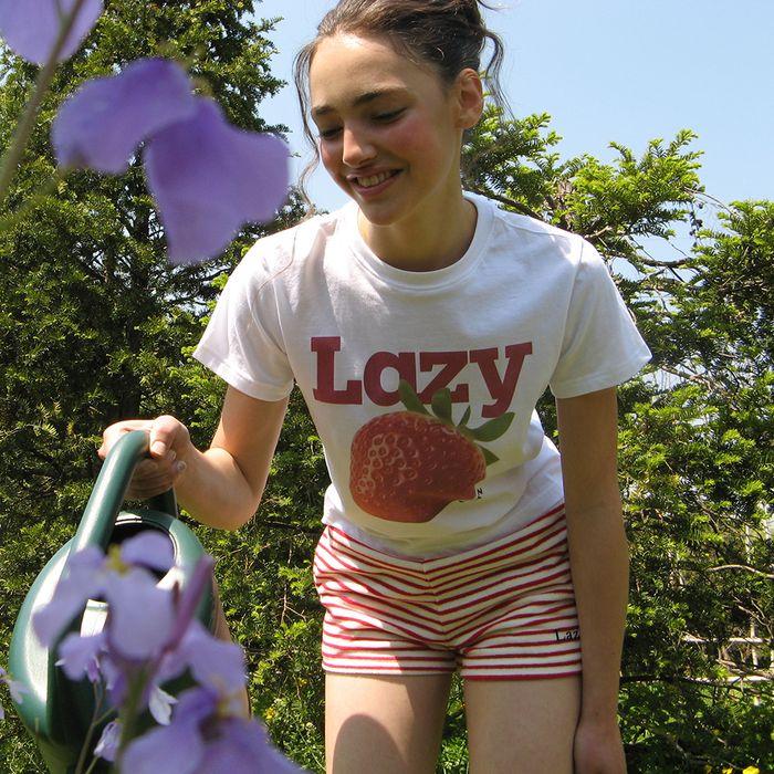 Lazy Strawberry Crop T-shirt (2color)