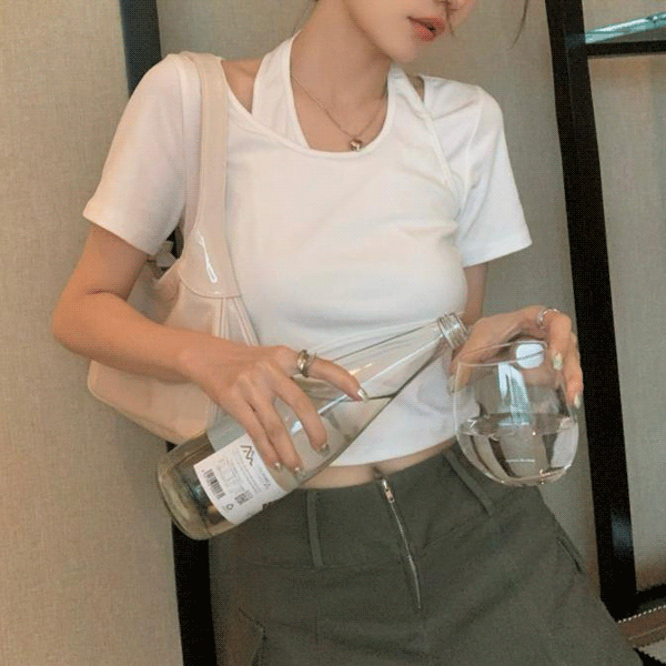 [여름신상/유니크] 체든 언발 홀터넥 크롭 반팔 티셔츠