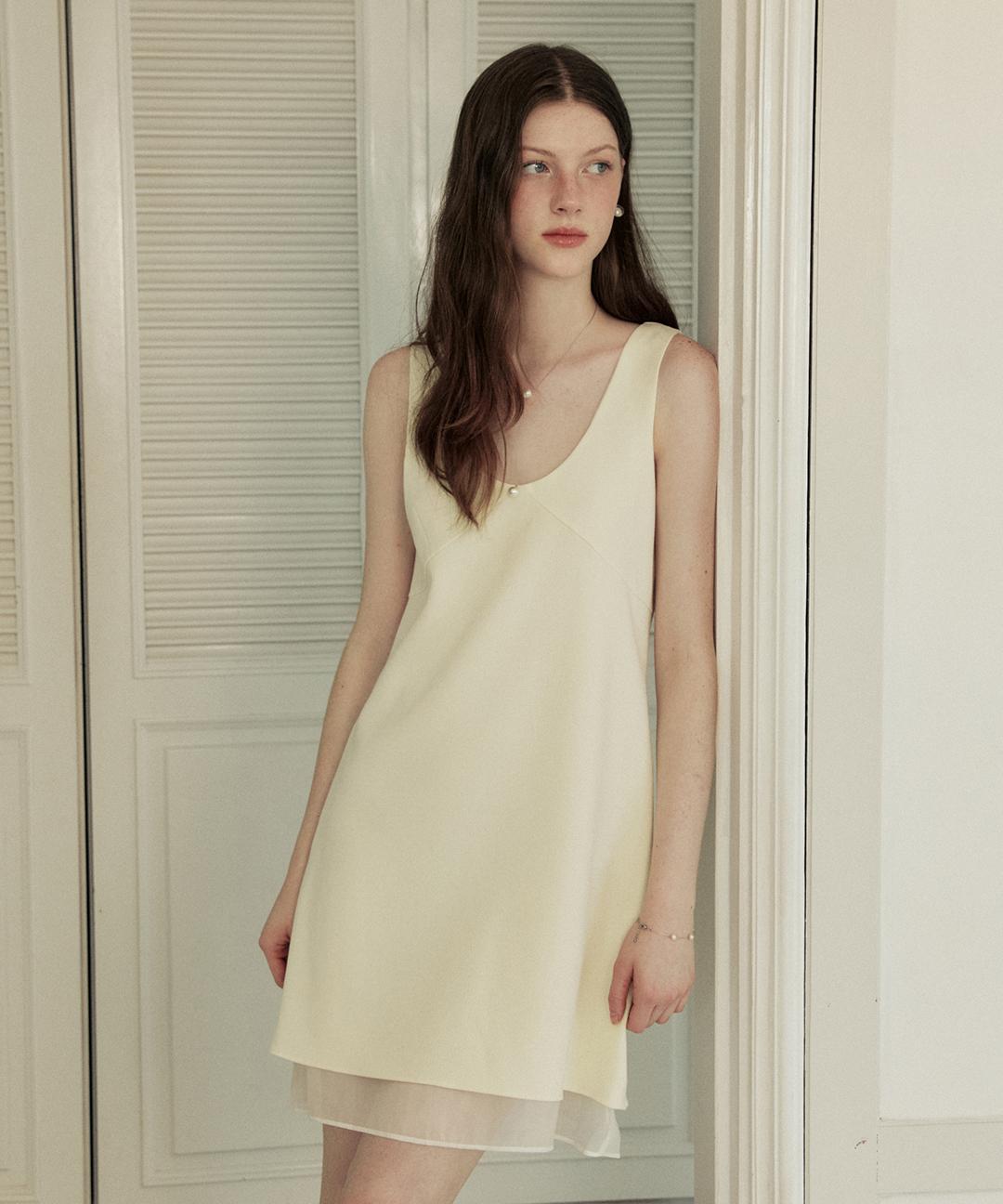 어다울 Deep v neck pearl point double mini dress - cream
