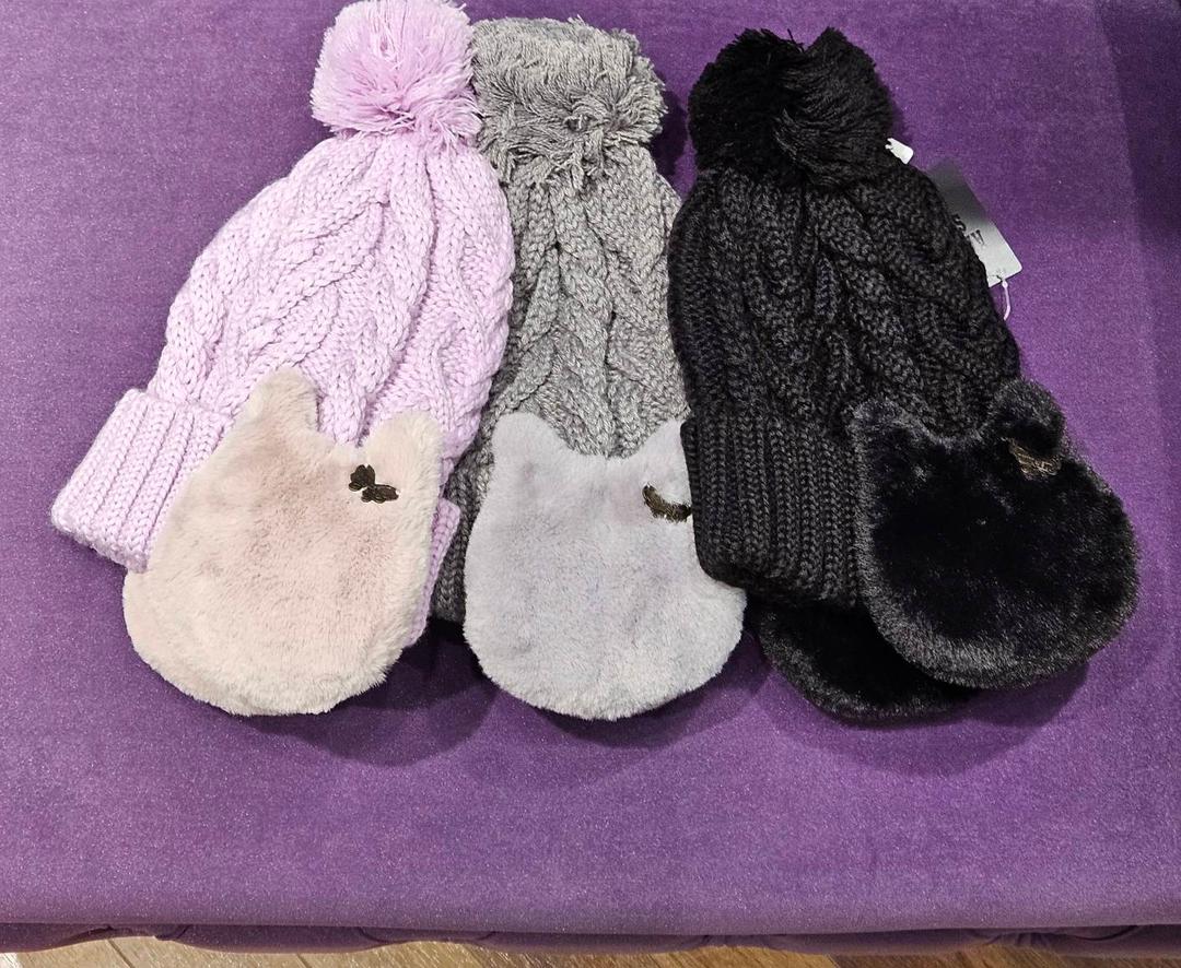 안나수이 2025FW 캣 패치 이어 모자