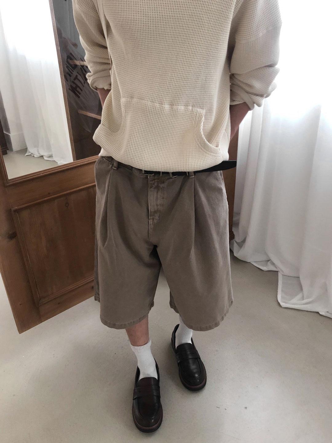pigment one tuck bermuda pants