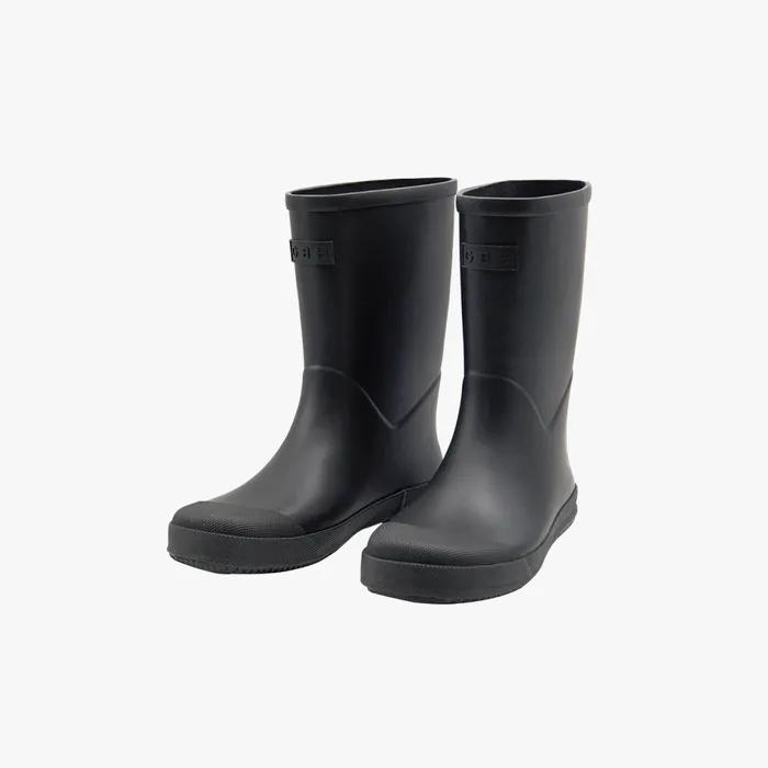 RUBBER RAIN BOOTS