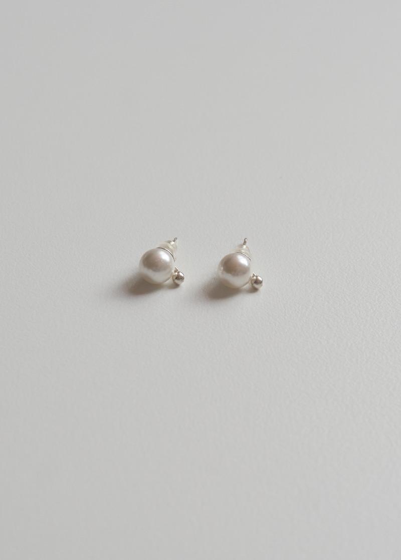 [E463][silver]nuclear pearl earring/핵 진주 귀걸이 시선