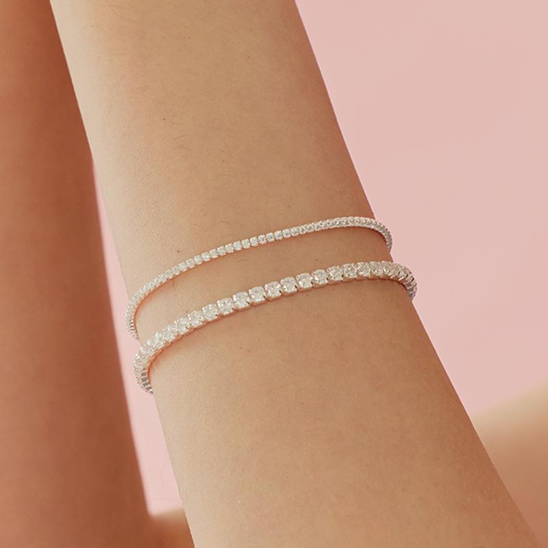 Simple tennis bracelet