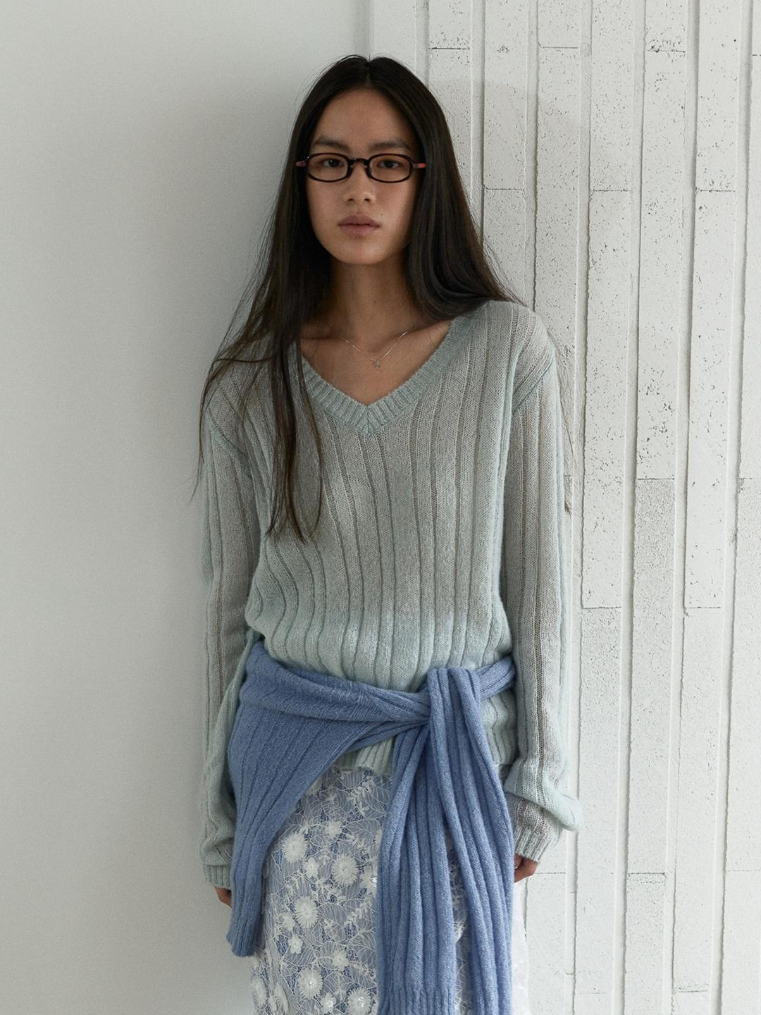 [5.10 순차출고_4차 리오더] SHEER V-NECK KNIT_MINT