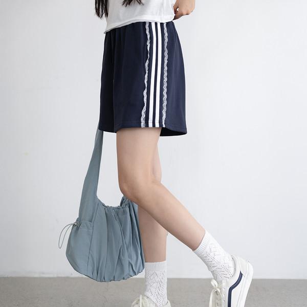 SIDE LINE LACE-TRIMMED SHORTS (4COLOR)