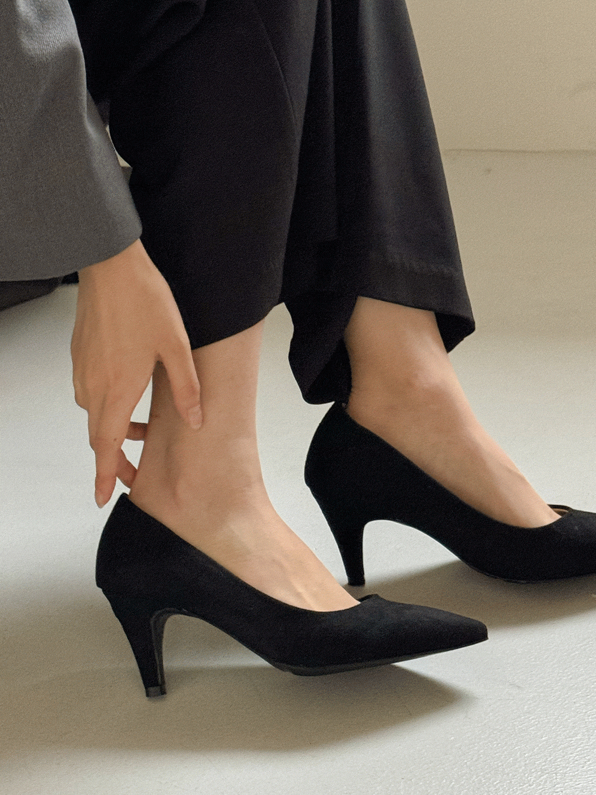 슈스프레소 [단독] 스웨이드 기모 스틸레토 펌프스 국산 수제화 힐 구두 하객룩 정장 결혼식 가을 겨울 털 슈즈 3cm 5cm 7cm 9cm