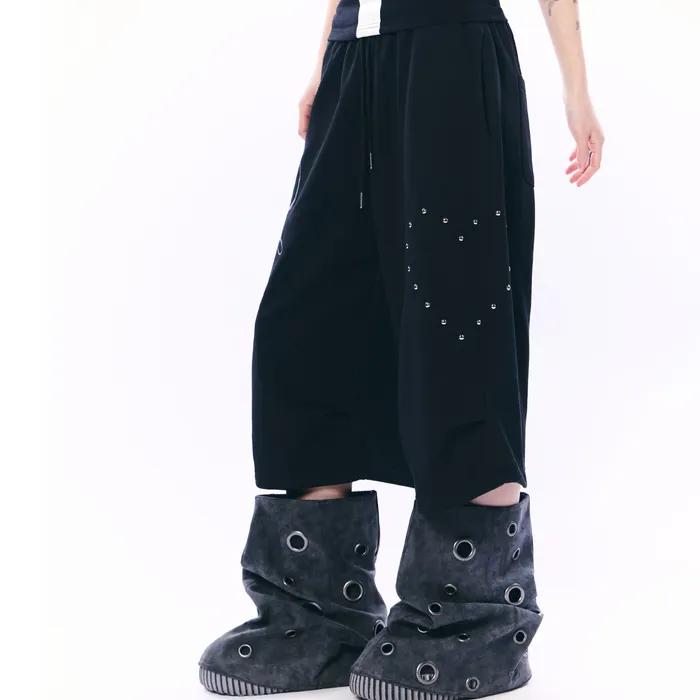 HEART STUD LOGO BERMUDA PANTS / BLACK