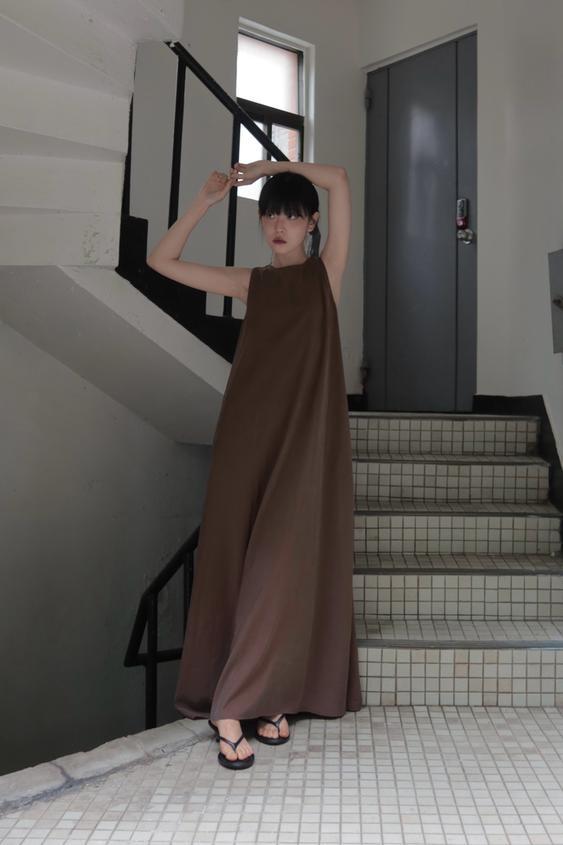 볼륨 루즈핏 미디 원피스