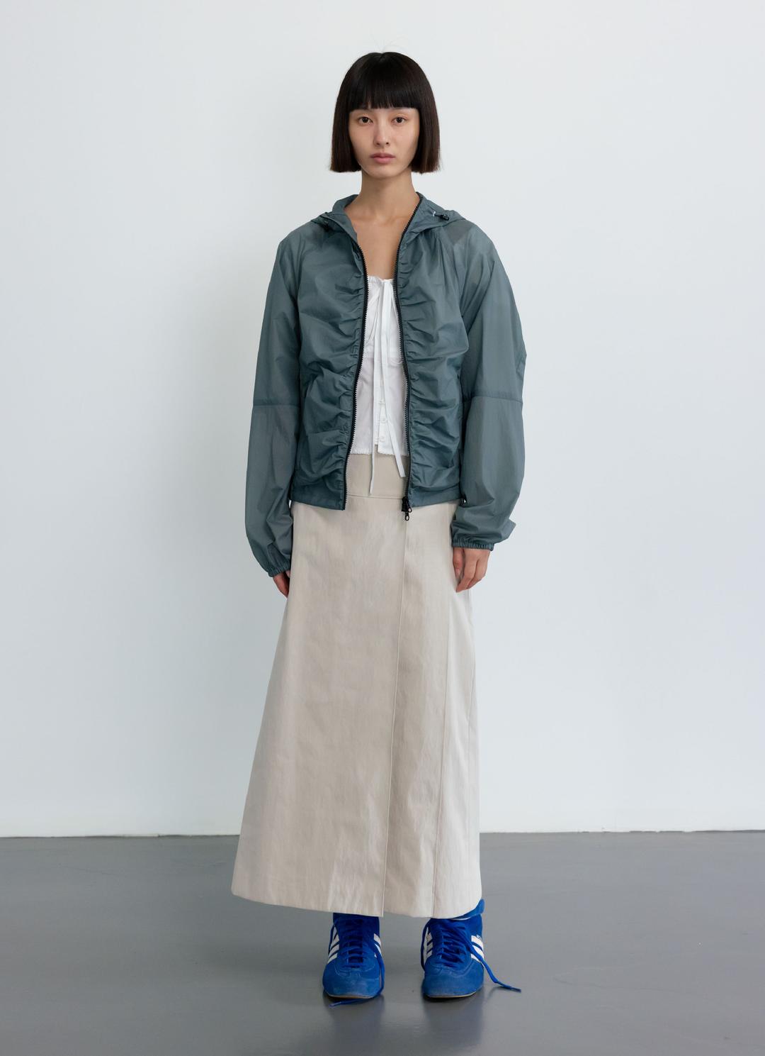 25SS FRONT SHIRRING WINDRUNNER / KHAKI