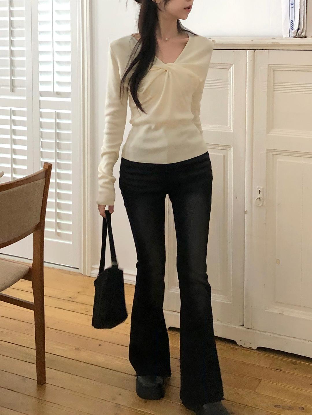 유누아 [하객룩🤍/여리핏] 4color 꼬임 브이넥 울함유 니트 티셔츠 스즈네/가을,겨울,여리니트,데이트룩,출근룩,일본여행룩,간절기니트