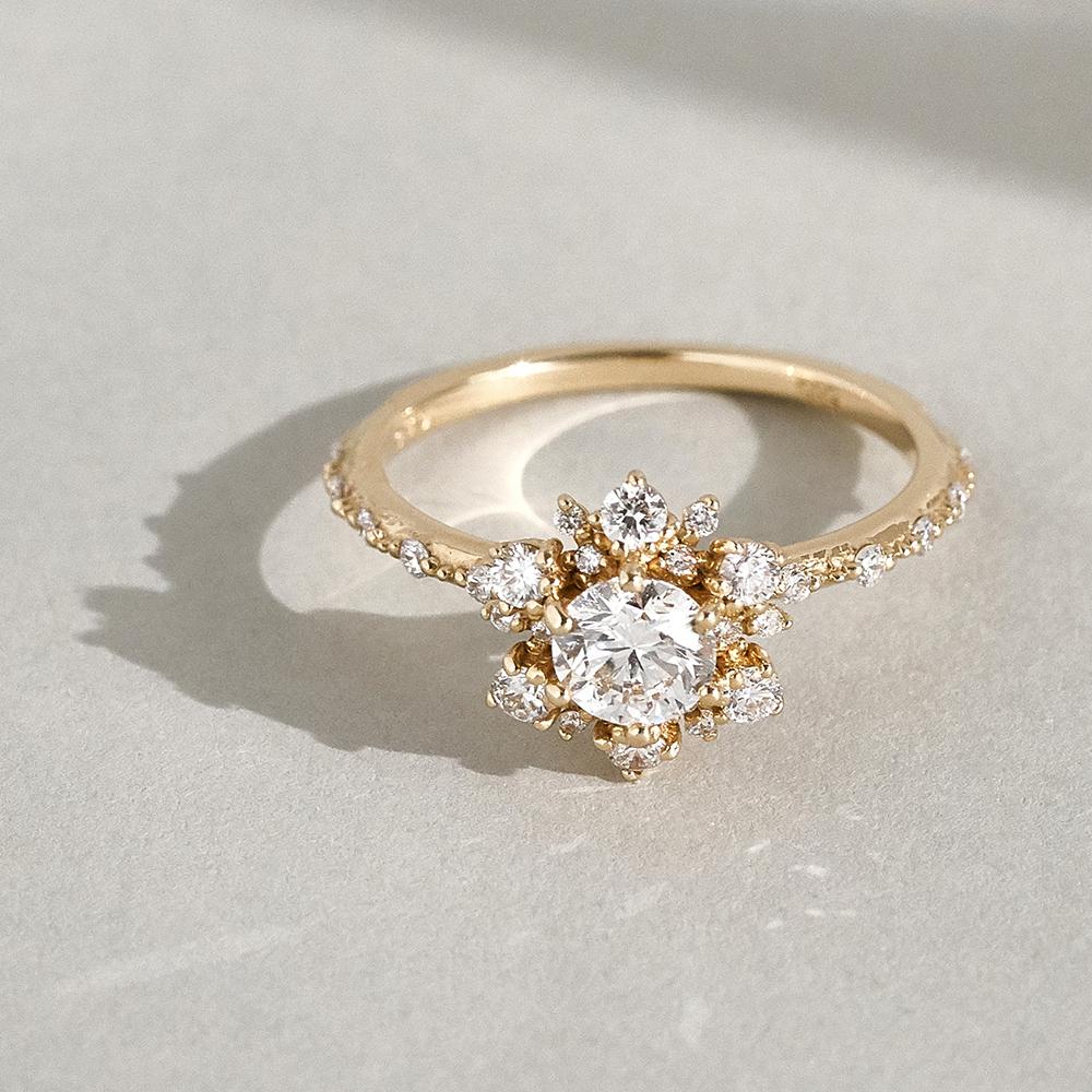 0.5ct white lab-grown diamond snow flake ring