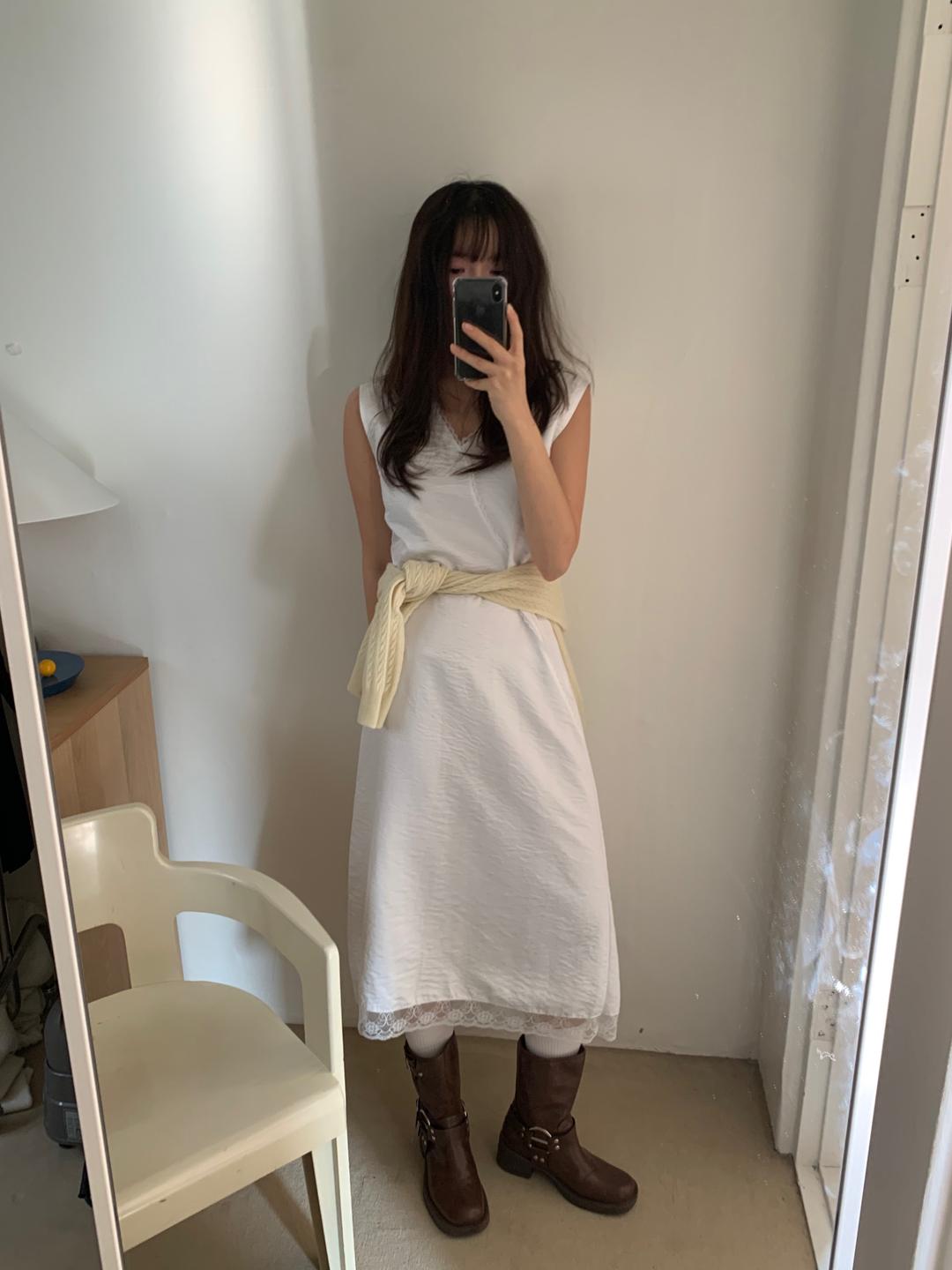 이너베이 [루즈핏] 레이스 브이넥 레이어드 나시 롱원피스 셀프웨딩 브라이덜샤워 봄 여름 하객룩