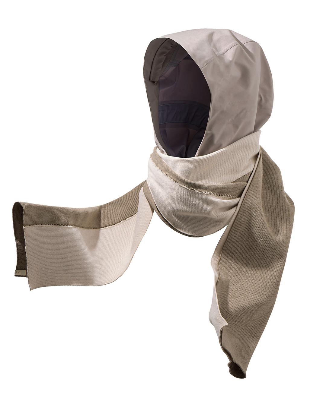 EP.4 SYNOPSIS 01 HOODED MUFFLER