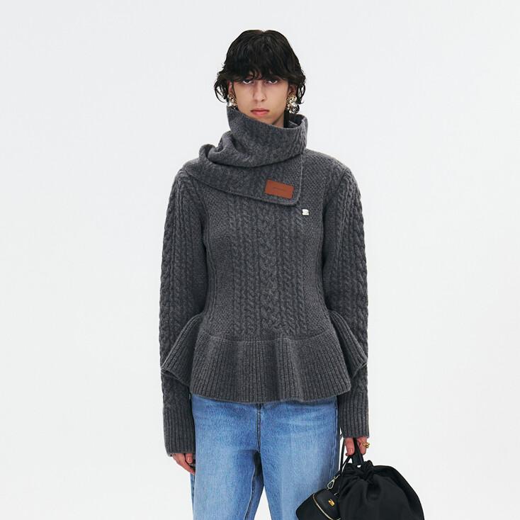 CASHMERE BLEND KNIT SWEATER WITH MIXED CABLE DETAIL AND NECK WARMER SET - MELANGE GREY
