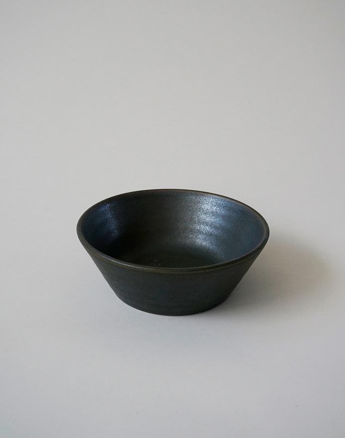 Flat Stoneware Bowl 16 · Charcoal Green