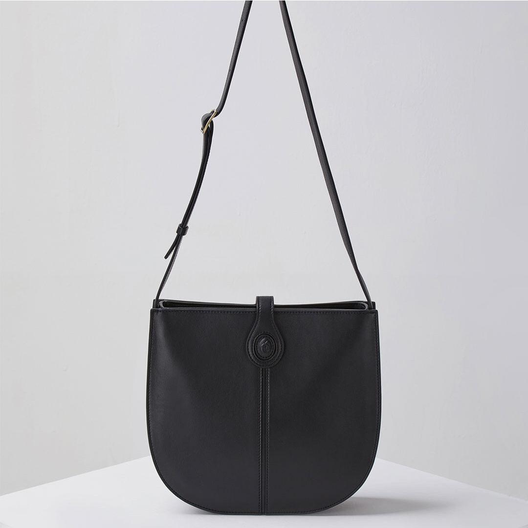 oval hobo bag(Deep sleep)