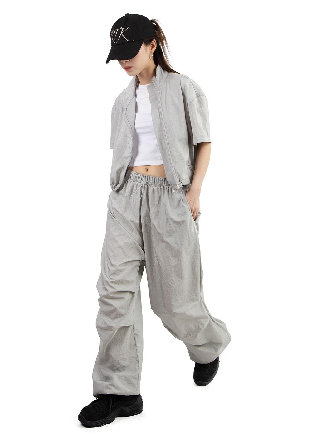 GLOSSY PINTUCK TROUSER