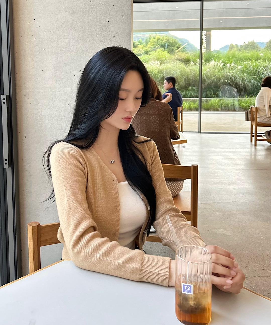 오브히 색감보장🤎 어텀 브이넥 가디건