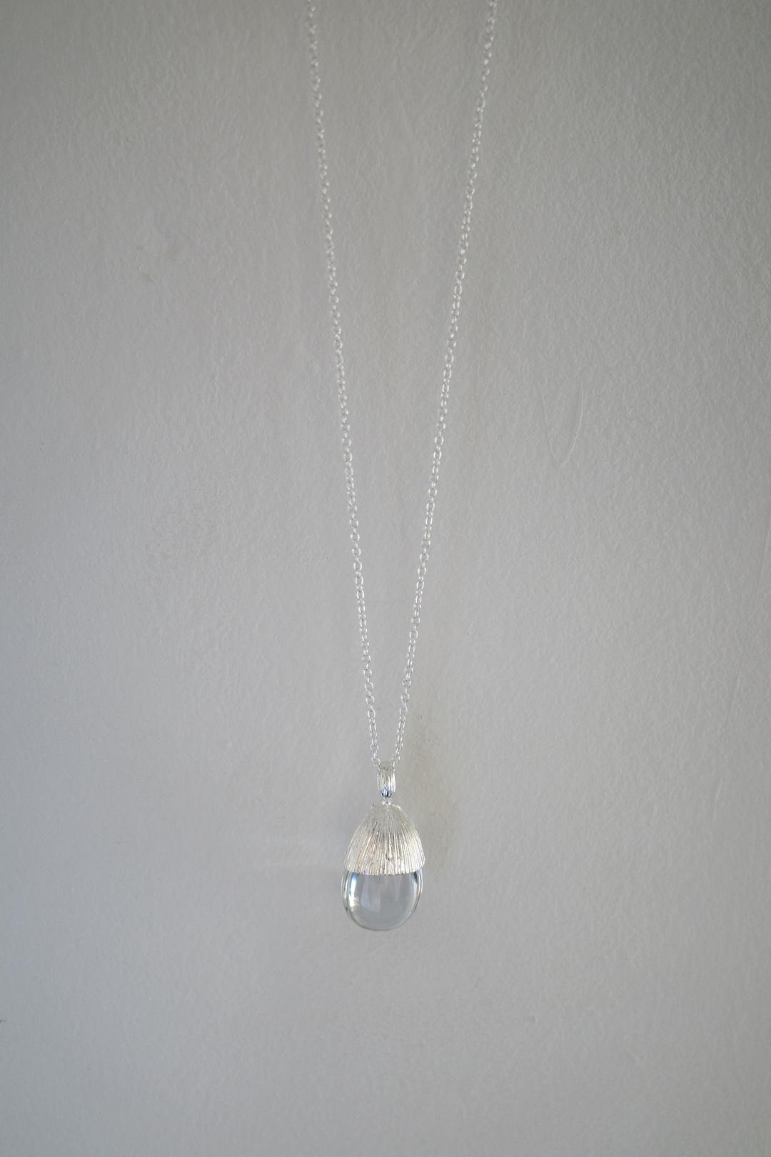 씨유쑨 클리어 에이콘 네크리스