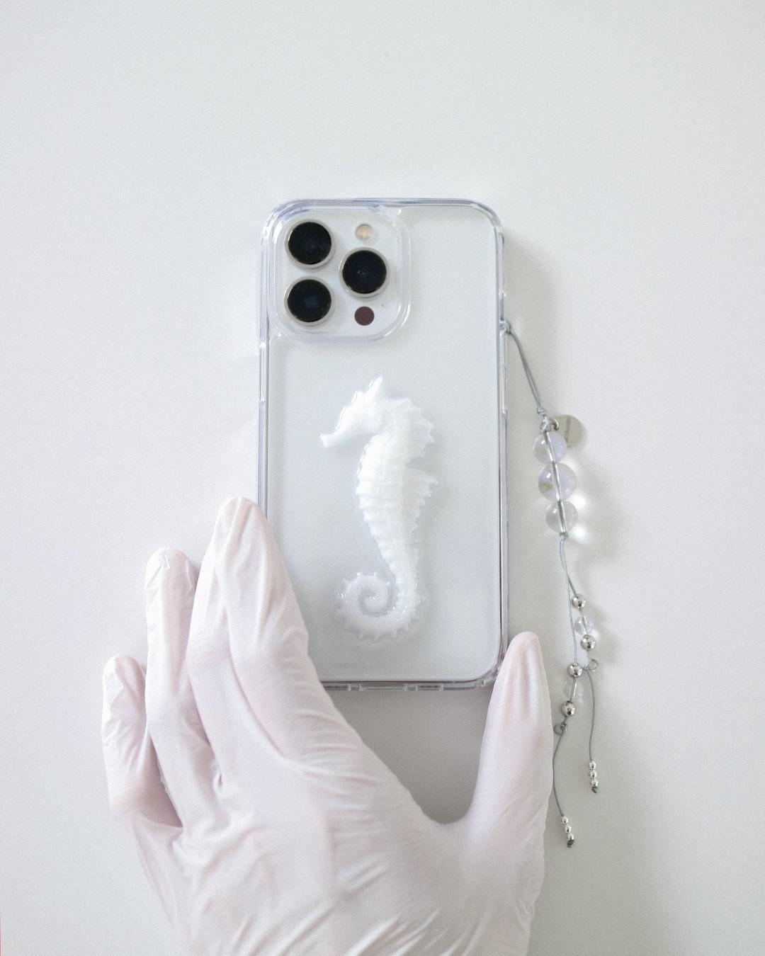 (14PRO 6월 12일 이후 순차 발송)Seahorse iPhone case_ White