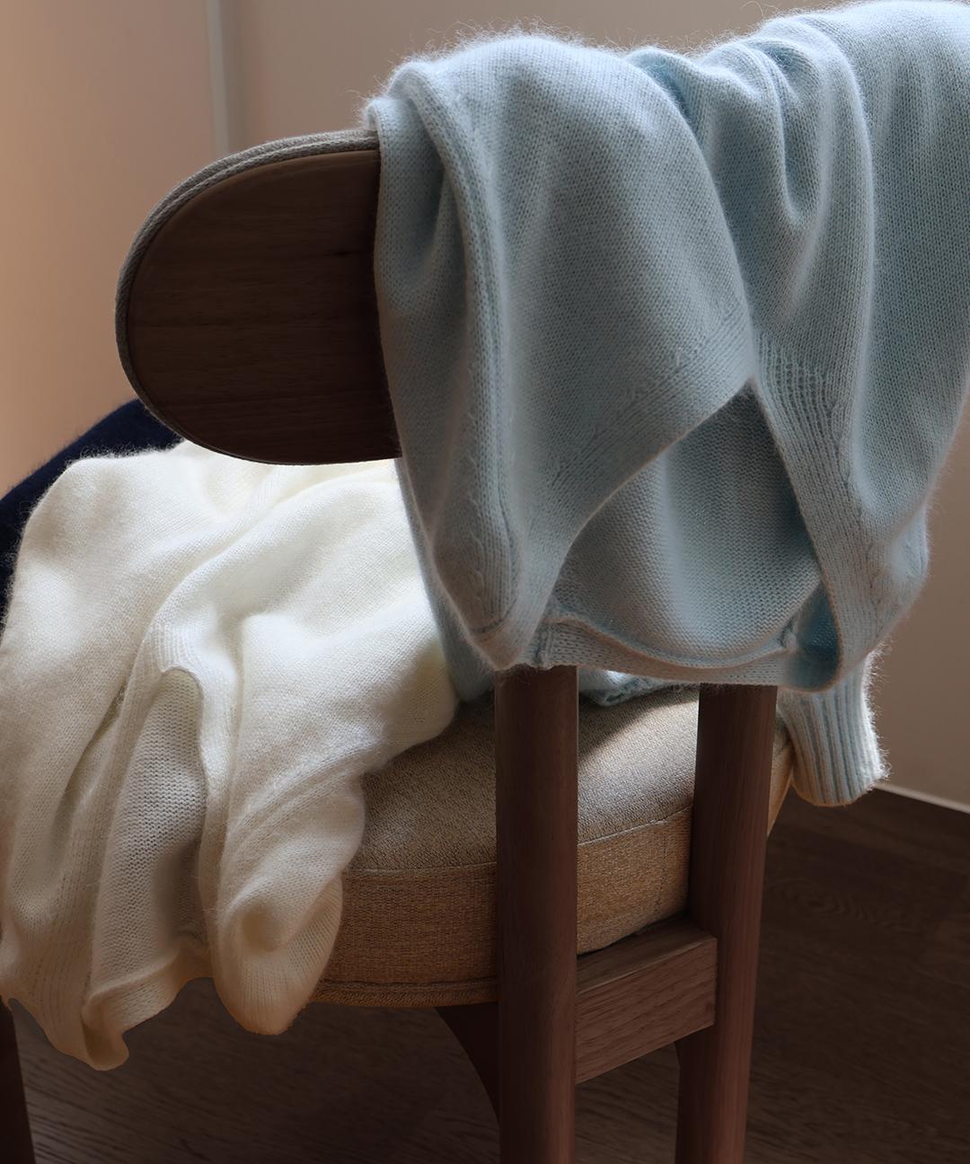 케이클럽 [단독][OBR]몬드 프리미엄 브이넥 앙고라 울 니트 (S-L)