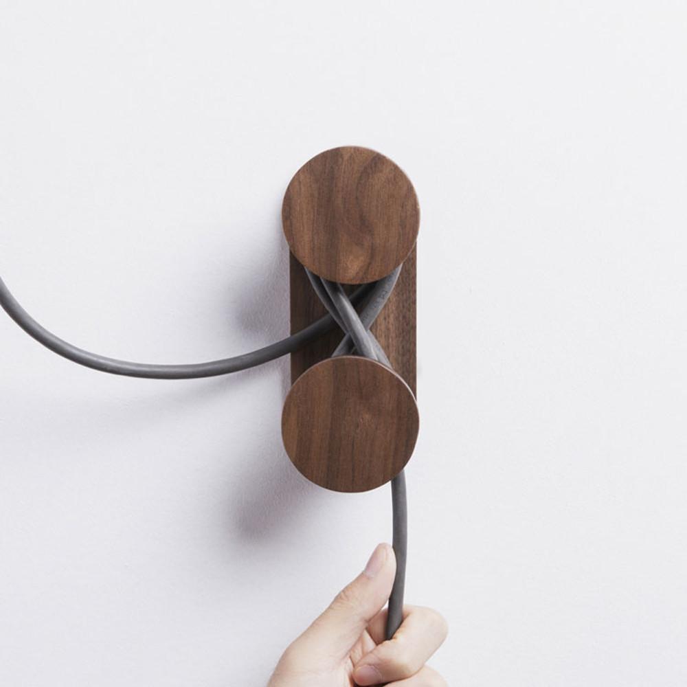 원목 무타공 벽걸이 콘센트 전선 정리 플러그 걸이 홀더