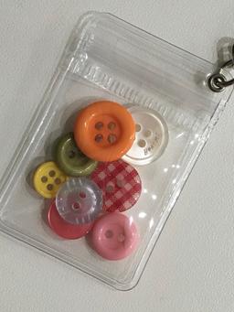 first button keyring (와글와글.ver)
