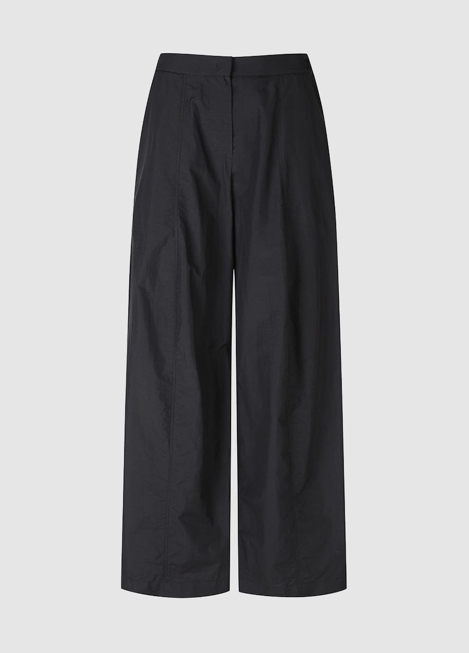 backbanding volume nylon pants