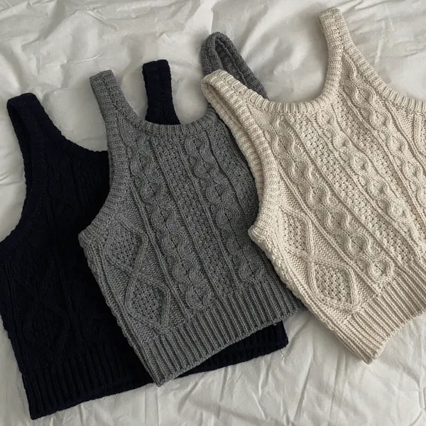 엔느 리본 니트 뷔스티에 조끼 베스트 케이블 꽈배기 크롭 (3color)