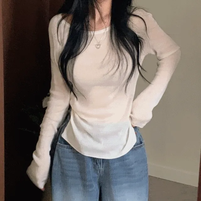 여리실루엣 입술넥 루즈 트임 긴팔 니트