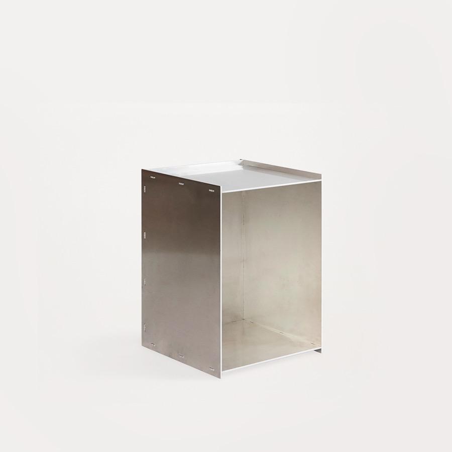 프라마 리벳 박스 테이블 Rivet Box Table