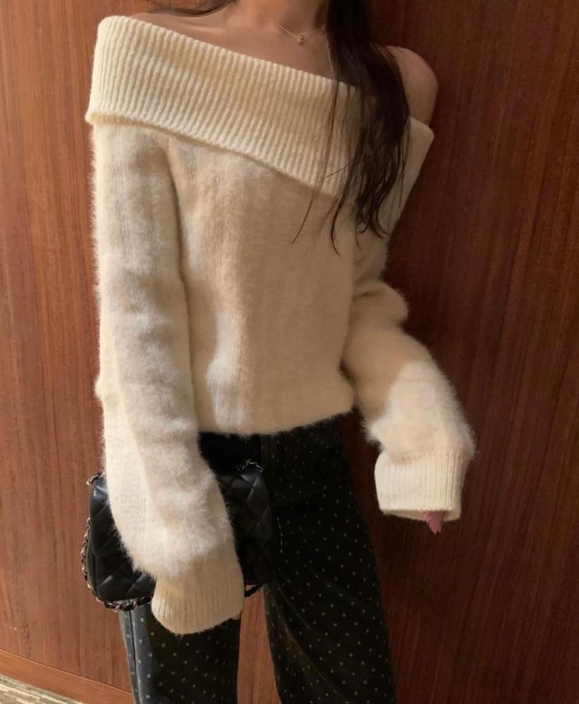 poster 포스터 알파카 오프 퍼 니트 오프숄더 연말룩 크리스마스룩