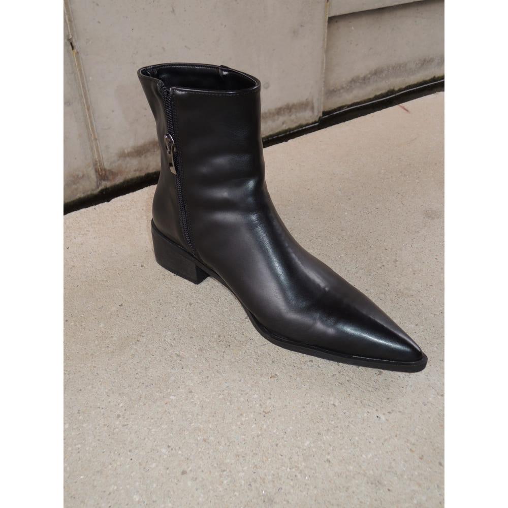 Stiletto boots (2color) 스틸레토 부츠