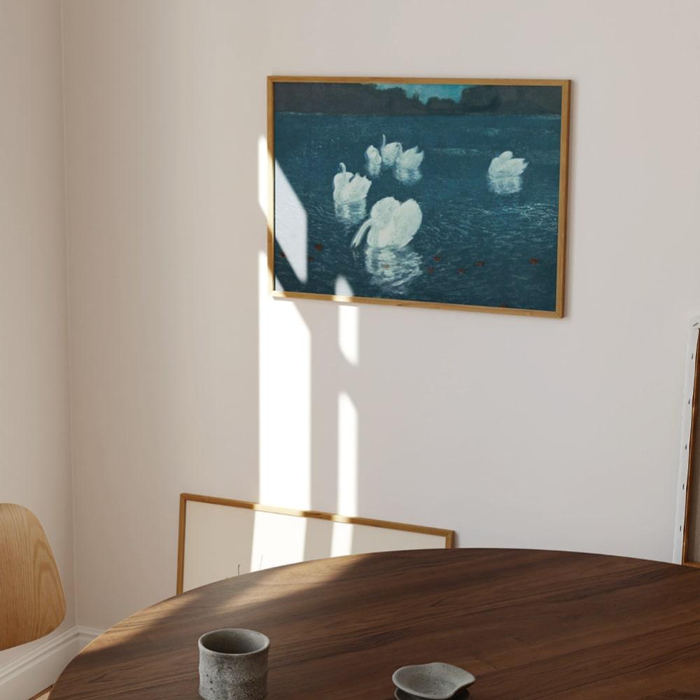 고요한 호수의 백조들