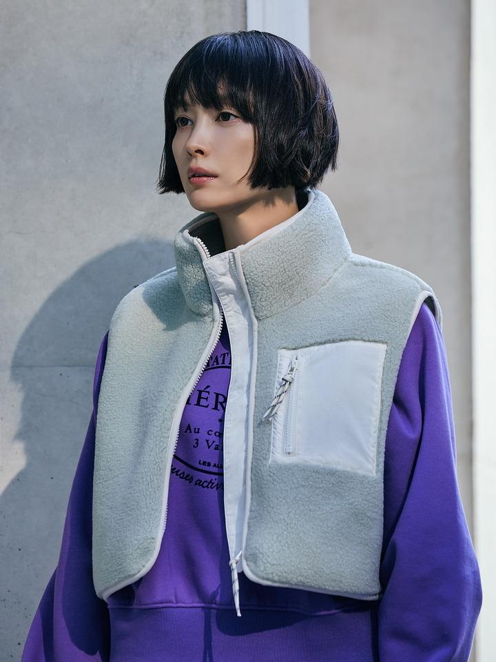 여성) 에코 쉘파 하이넥 베스트 (크롭)_MSD4TC2007