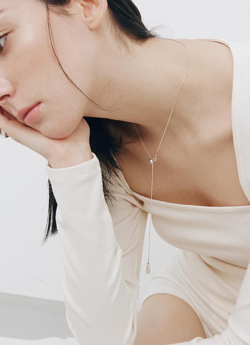 S QUIET DROP Y NECKLACE