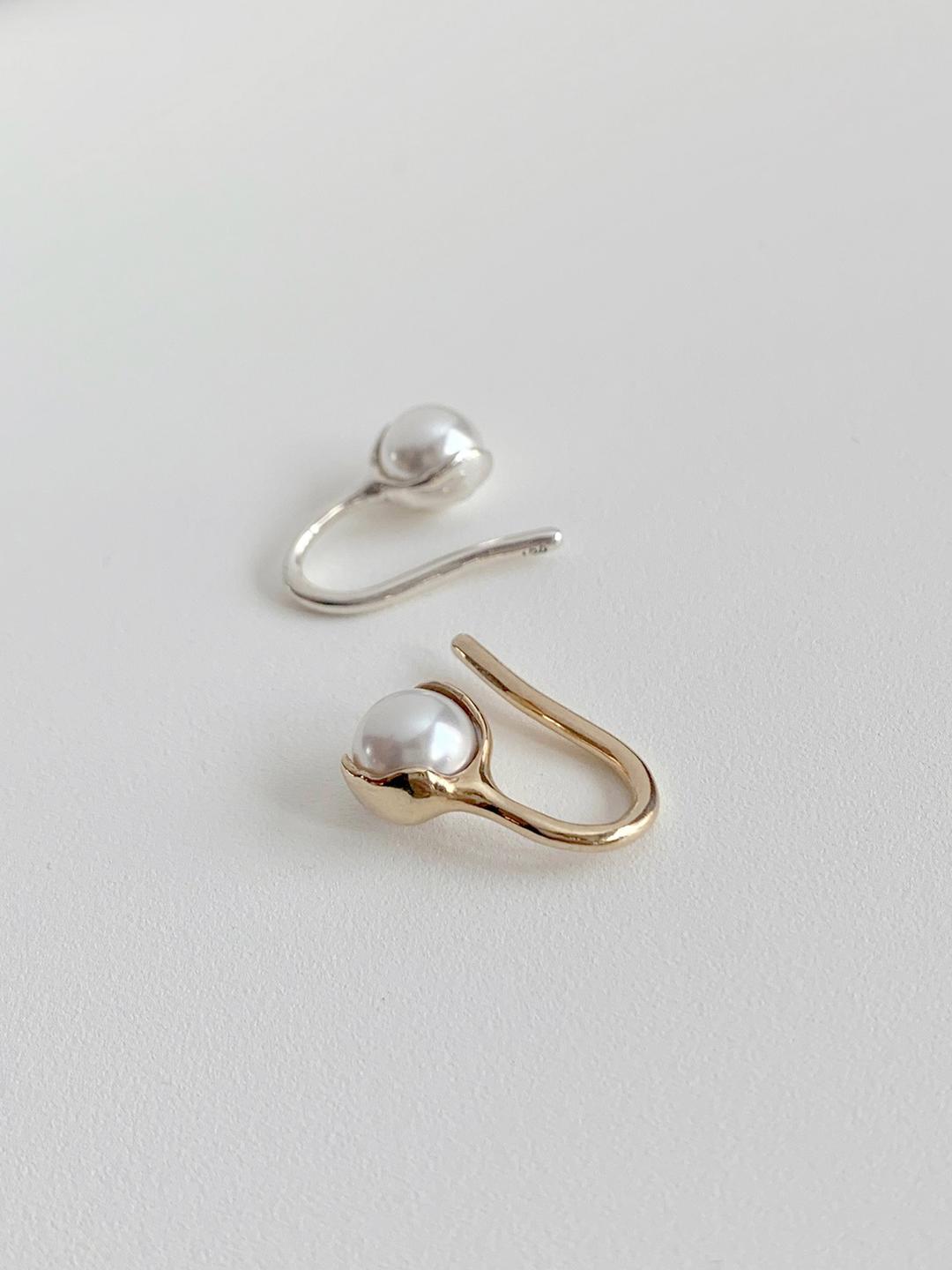 Blanc bouton earcuff