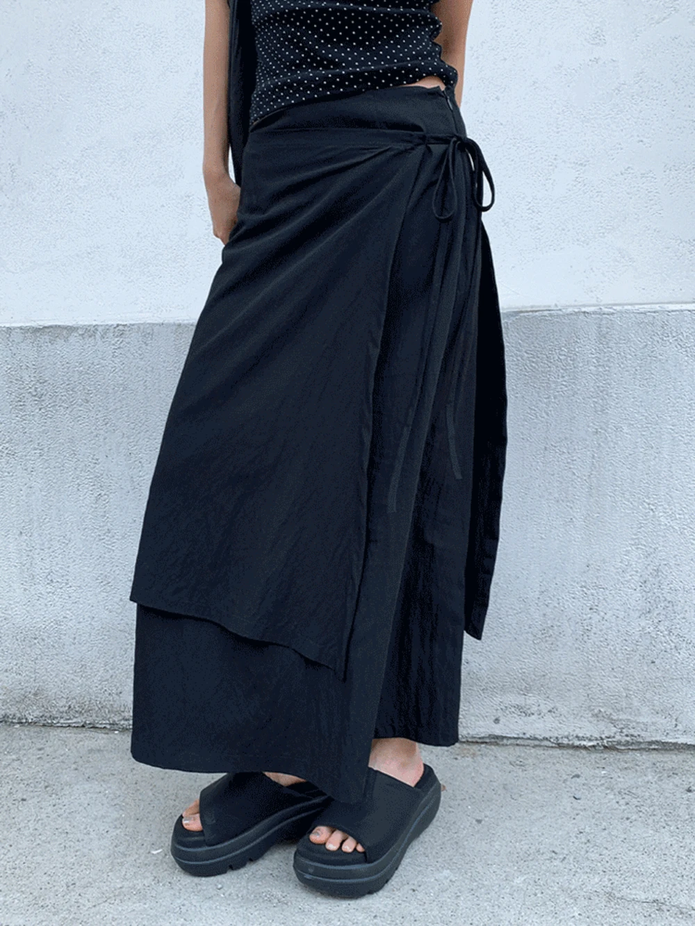 오덴 트임 레이어드 롱 스트랩 스커트