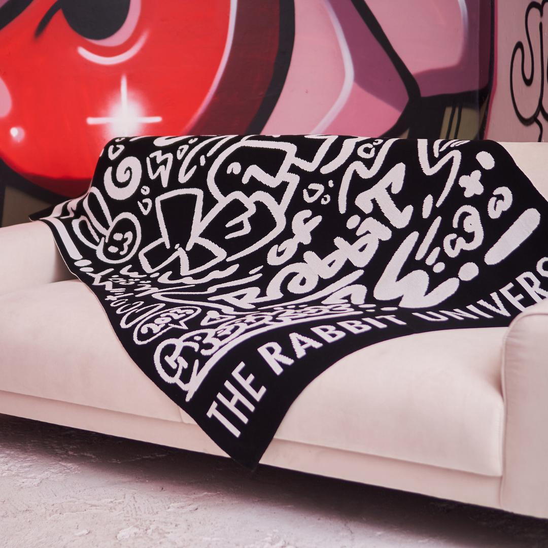 THE RABBIT UNIVERSE  니트 블랭킷 레터링 BLACK
