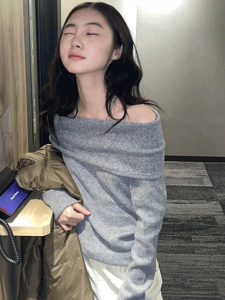 김아홉 peach fluff shoulder T