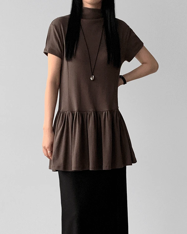 타브 반폴라넥 플레어 연말 블라우스